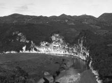 Die zentrale Region von Puerto Rico, wo zuerst durch die Spanier im 17. Jahrhundert Bergbau betrieben wurde; Foto von L. Ron Hubbard. 